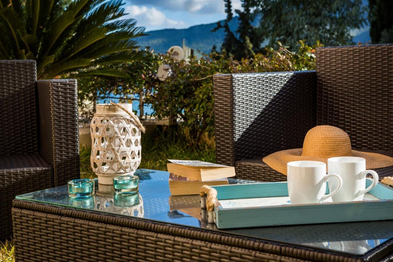 Apartment Lilly, Apartment With Communal Pool, 10 Meters From Sea Sami  Exterior photo