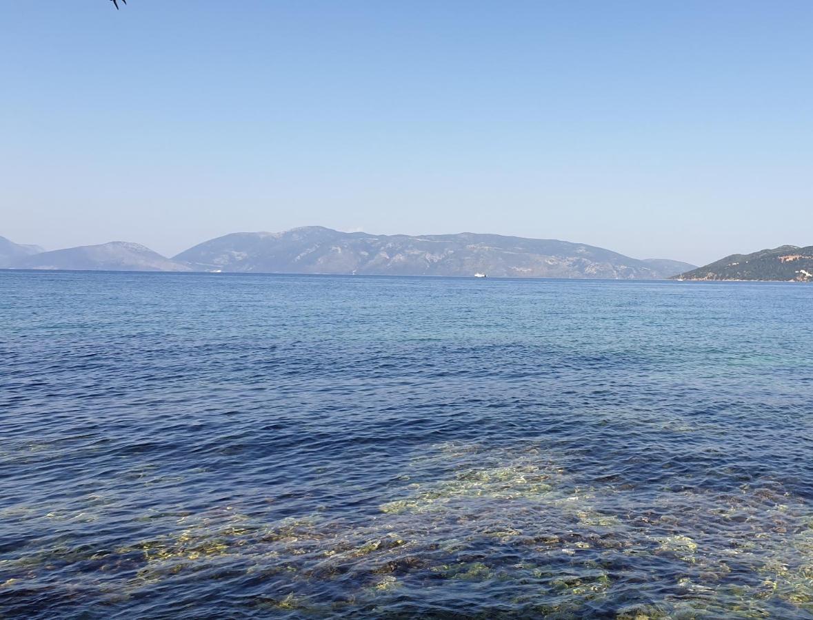 Apartment Lilly, Apartment With Communal Pool, 10 Meters From Sea Sami  Exterior photo